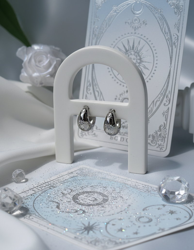 [ITZY Yuna Piercing] Tarot Star Huggies Piercing - Silver Color