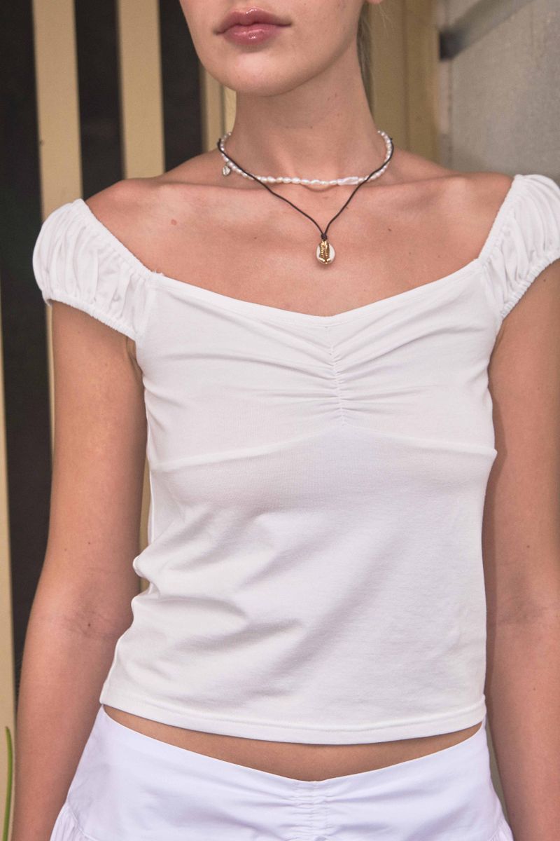 HANDMADE SEASHELL STRING NECKLACE