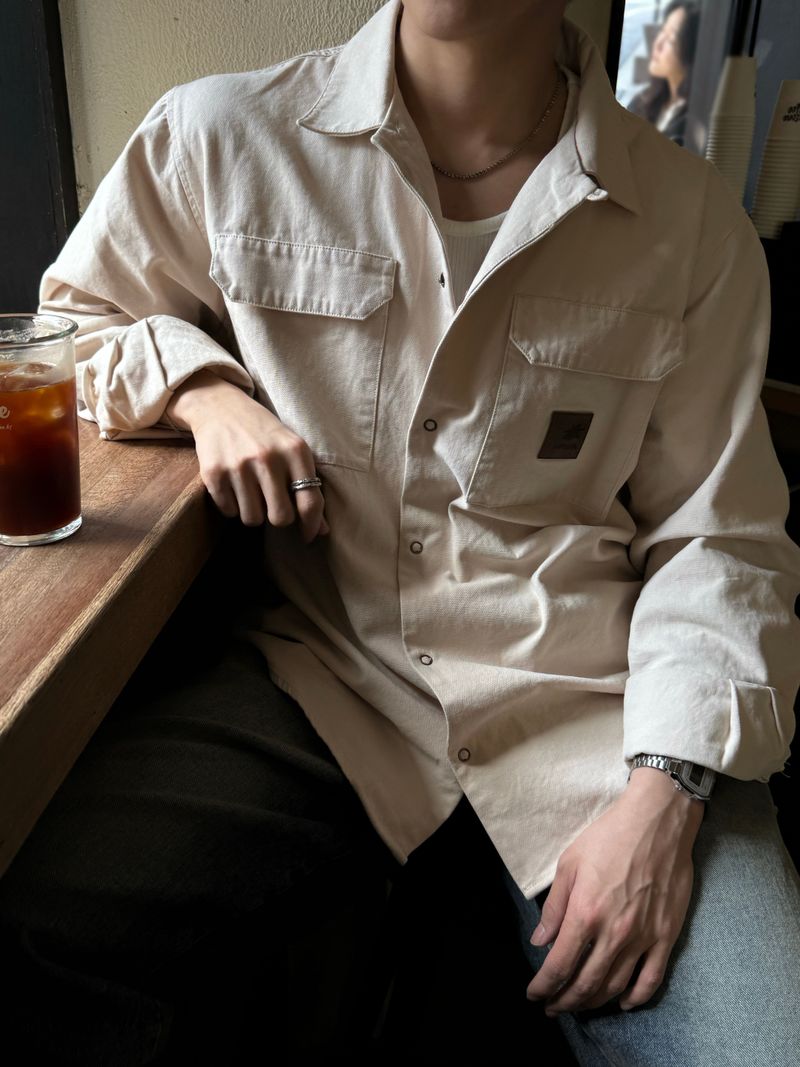 Double pocket patch shirt