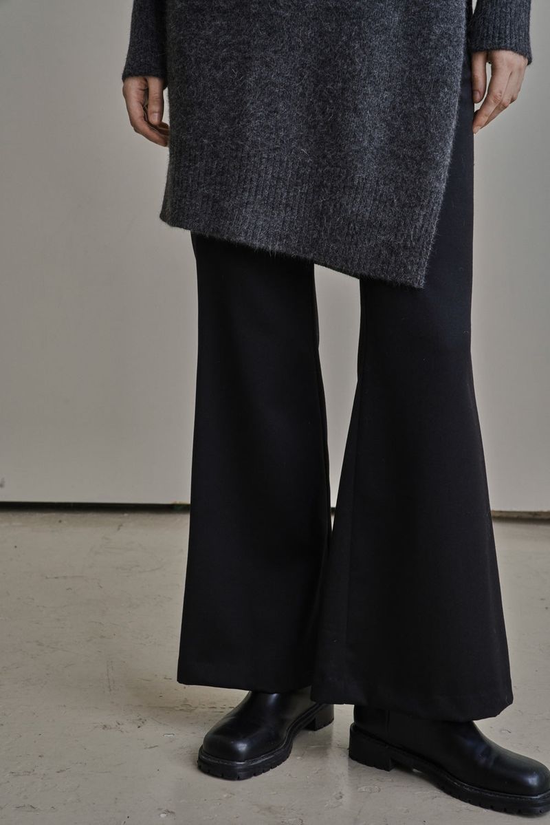 SIDE SLIT TURTLENECK_CHARCOAL
