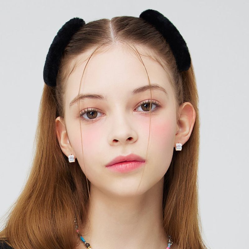 VVV(ブイブイブイ)の「ハイティーンファーヘアピン(ヘアアクセサリー)」
