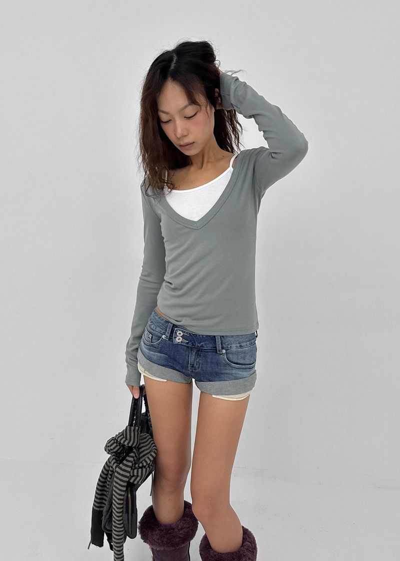 [MADE] Rosa Deep V-Neck Long Sleeve Tee