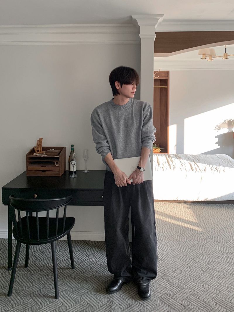 Even Soft Wool Round-Neck Knit