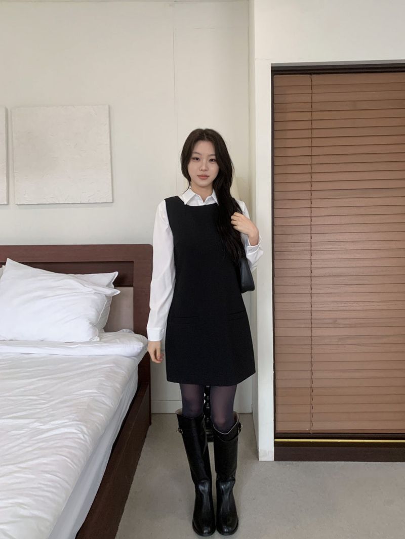Classic Mae Simple Line Two-Pocket Mini Dress