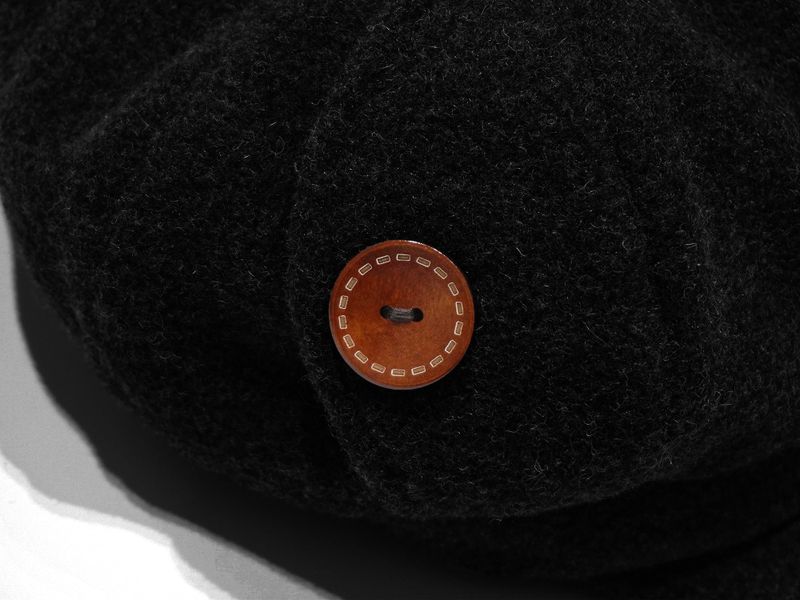 SIDE BUTTON HAT BLACK
