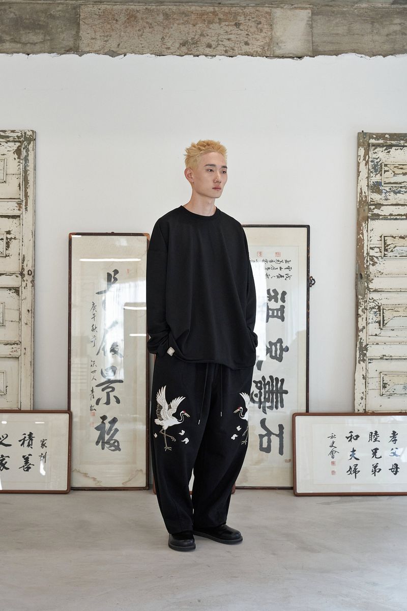 ヴィンテージ P. ダイイングカットアウトボックスTシャツ (Black)