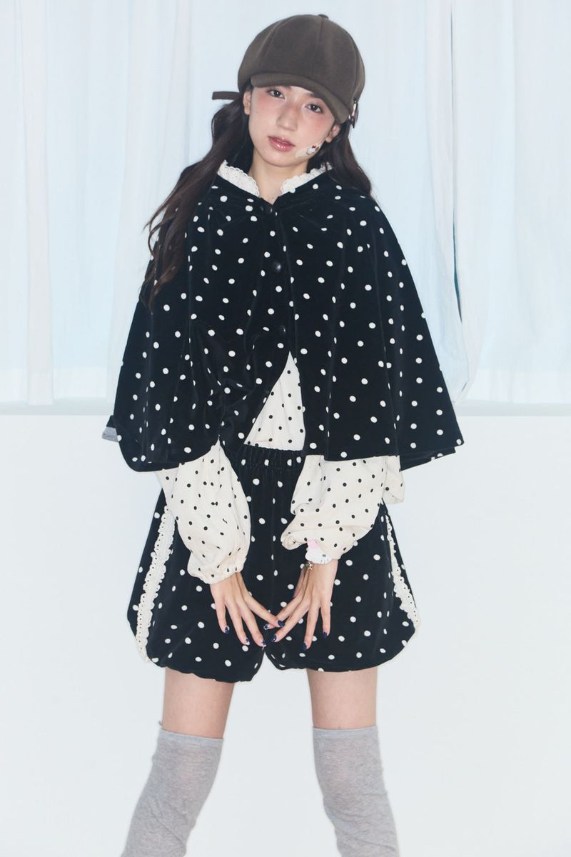 SHAKIRI(シャキリ)の「POLKA TERRY HOOD CAPE (BLACK)(Jackets/Outerwear)」