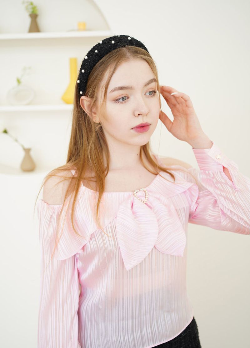 heart ring satin blouse