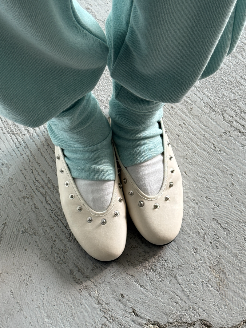 stud soft flat shoes