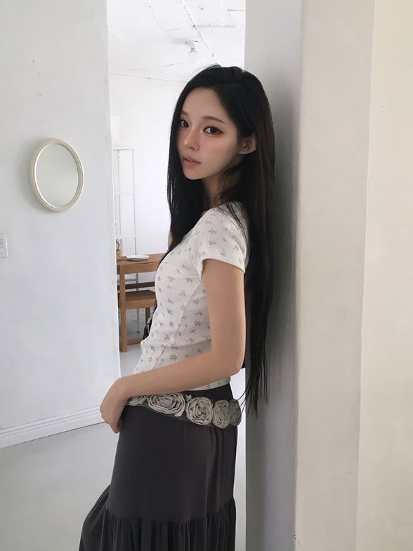 エルタパンチングフラワー半袖Tシャツ