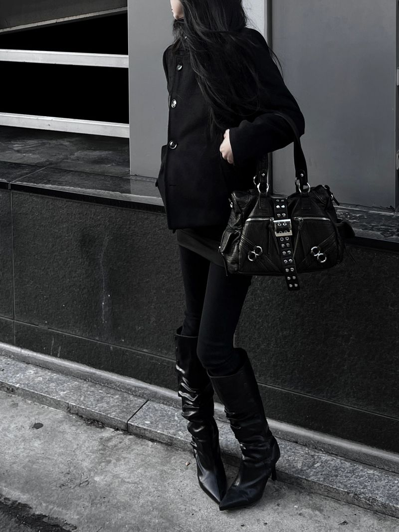 vintage gator buckle shoulder bag