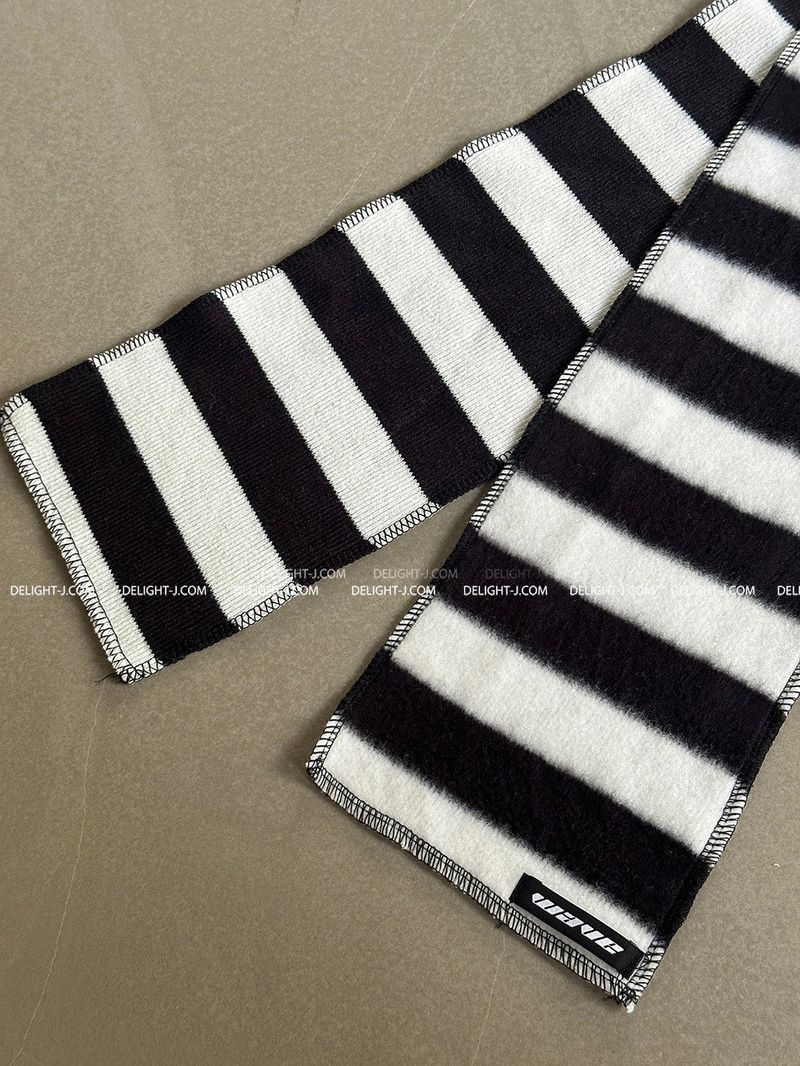 Petit striped scarf muffler