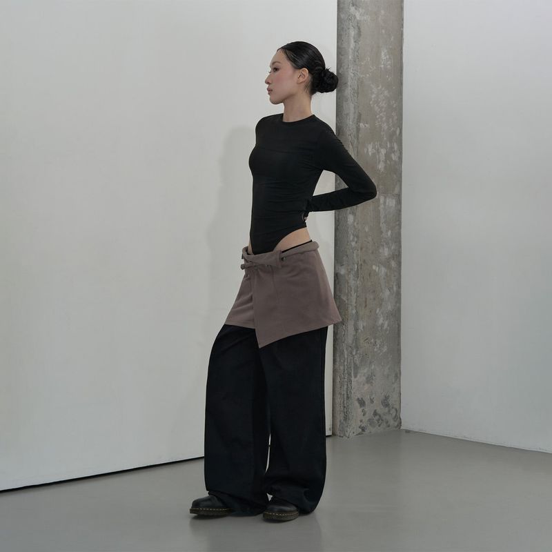 LAYERED SNAP WRAP SKIRT (TAUPE GRAY)