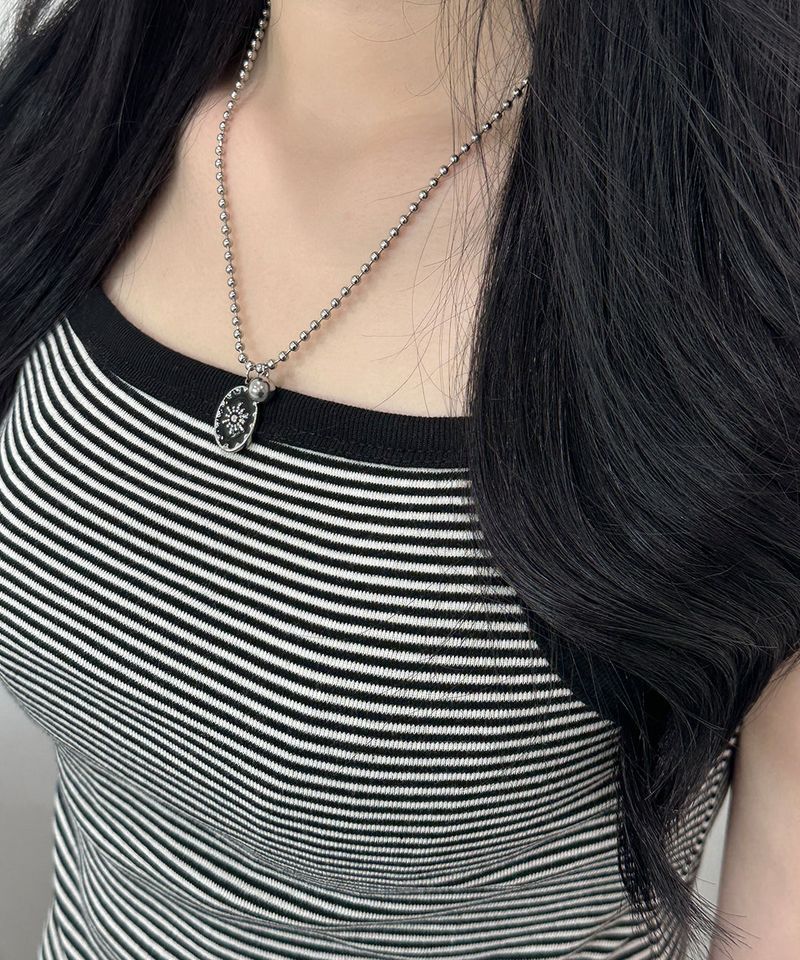 sunrise round necklace