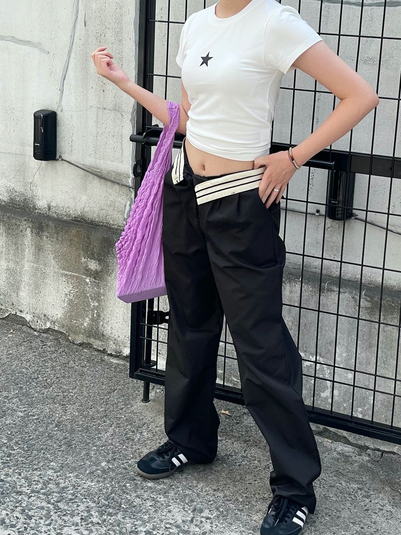 Waist point two tuck slacks