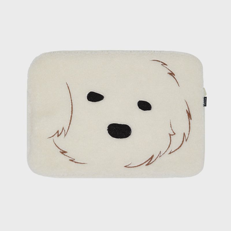 WaiKei（ワイケイ）の「Big maltese boucle laptop pouch（Smartphone Accessories）」