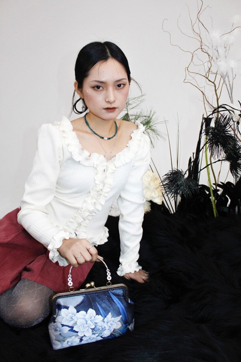 歲寒松柏 Oksurl ( 玉雪) necklace