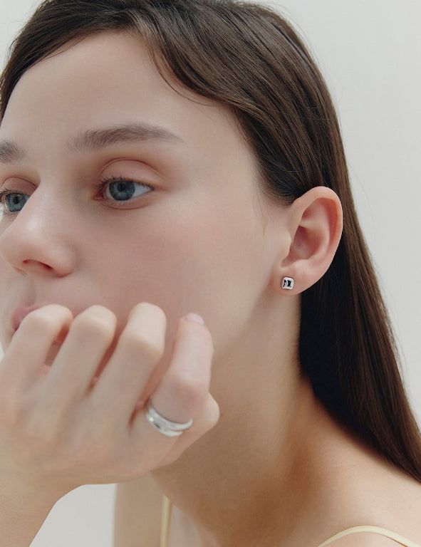 26SS★ H Edition Silver Pillow Earrings
