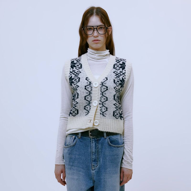 13MONTH(サーティーンマンス)の「Nordic Knit Button Vest (IVORY)(Tops)」