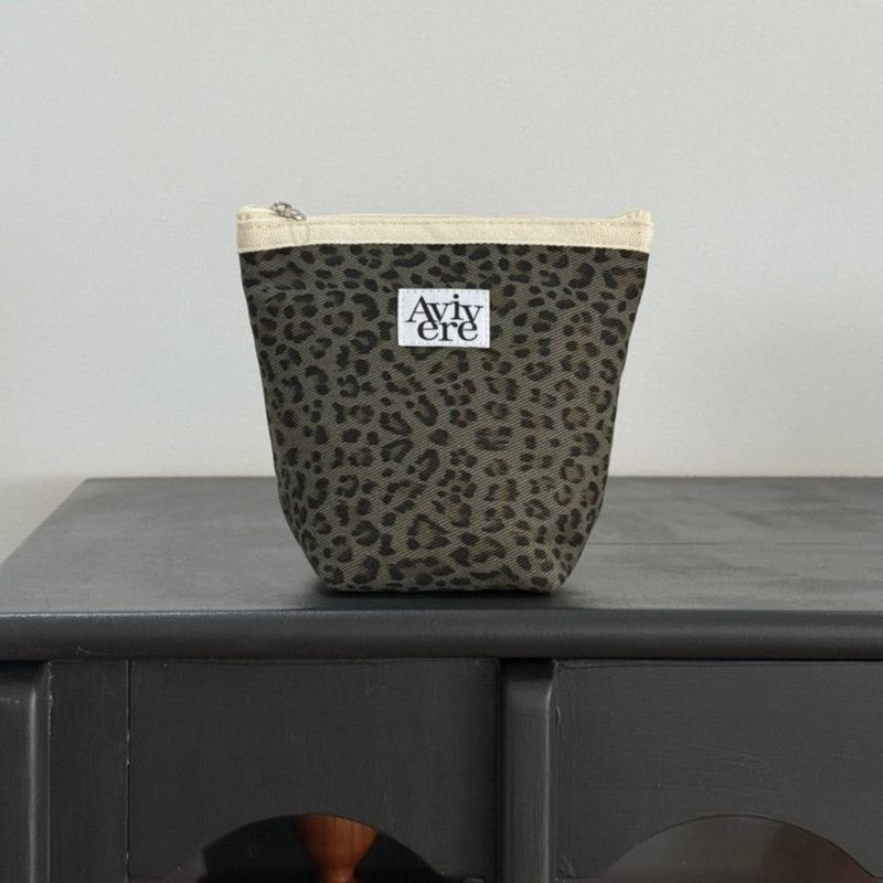 classic pouch_corduroy leopard khaki