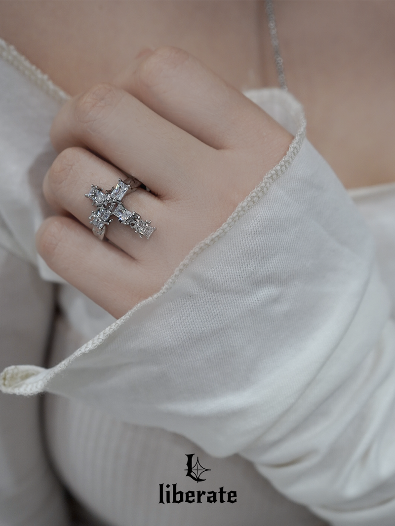 My Lord Cubic Cross Ring