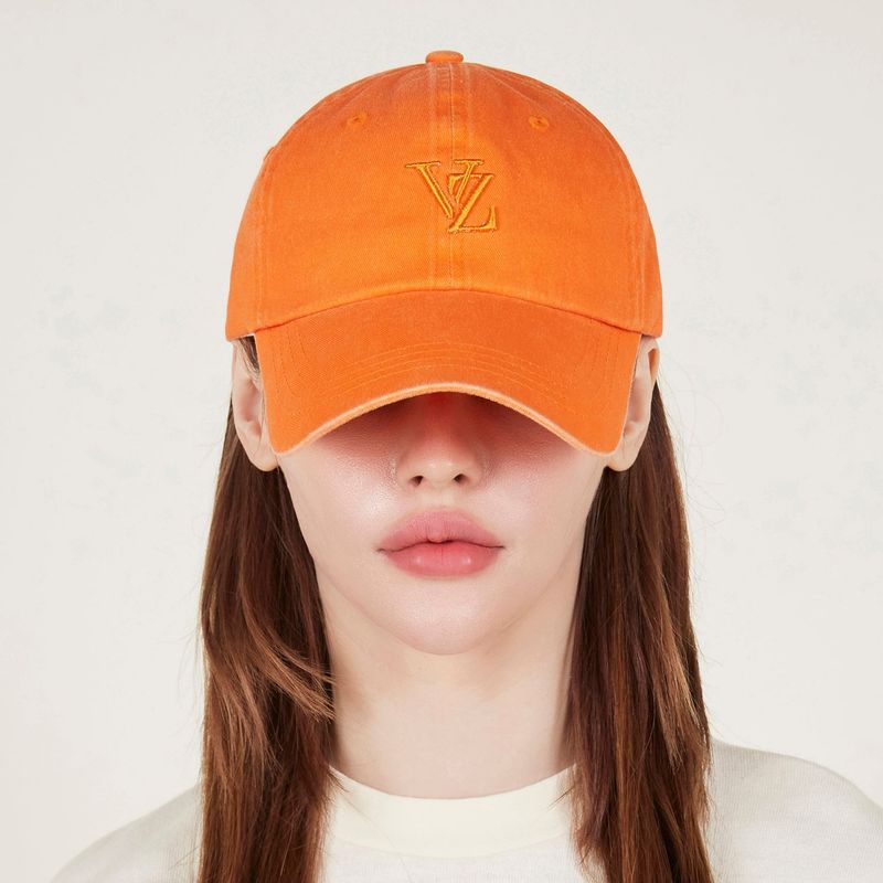 VARZAR（バザール）の「[VARZAR] 3D Monogram Pigment Over Fit Ball Cap Orange（Hats）」