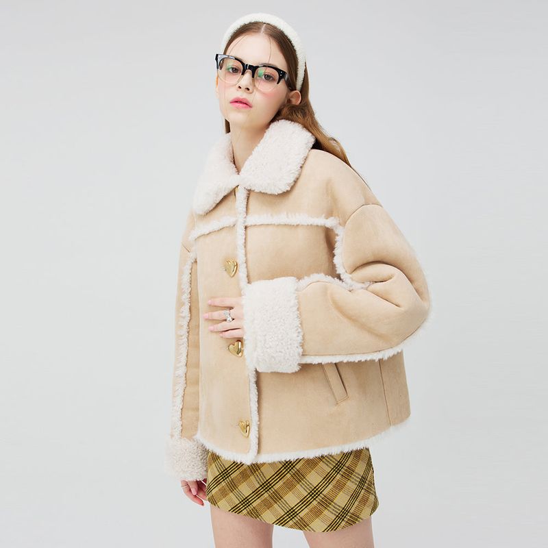 HEART BUTTON SHORT SHEARLING JACKET _ BEGIE