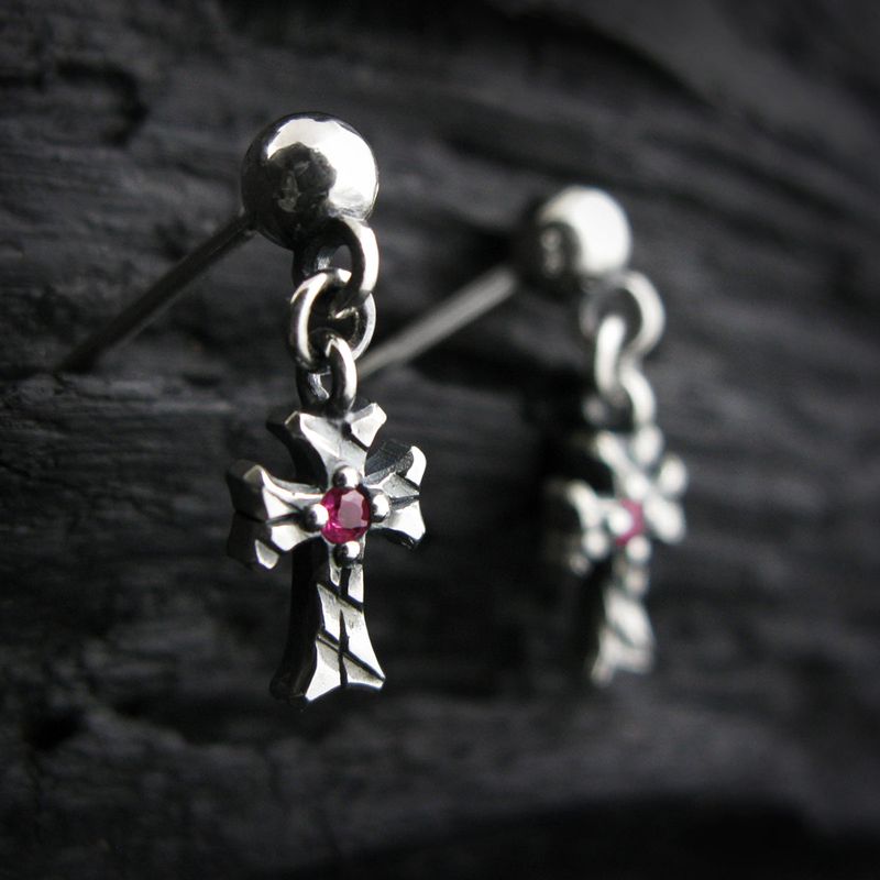 STERLINGWORTH(スターリングウォース)の「Shiny Cross-D2 Ruby silver earring(Accessories)」