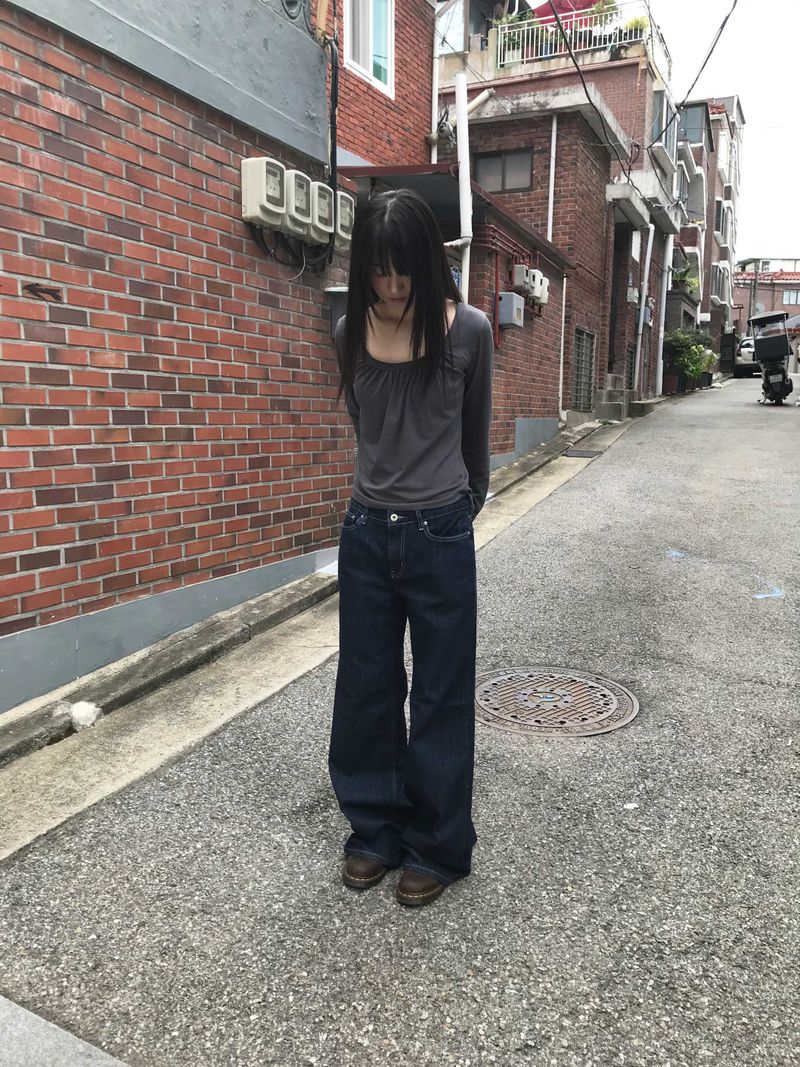 Shirred U-neck Tee