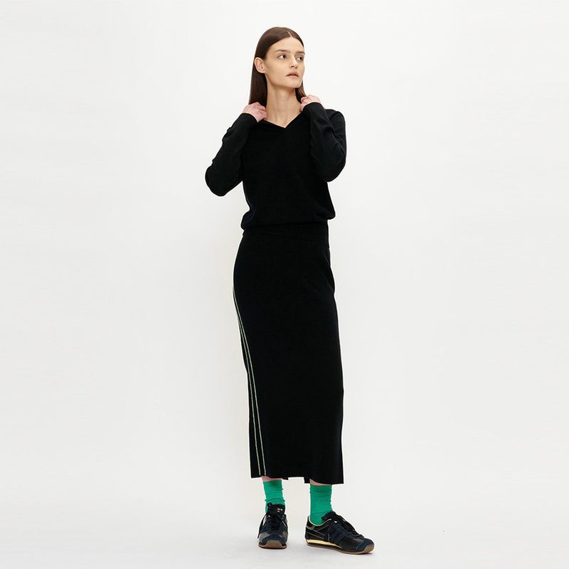 JE NE SAIS QUOI ENSEMBLE（ジュヌセクワアンサンブル）の「ツースティッチカラーネック ブラック（トップス）」