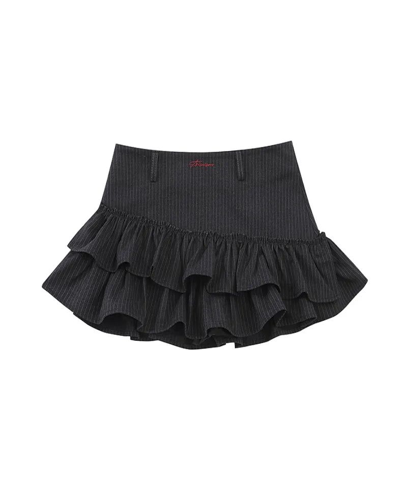 Cozy&Kitsch（コージーアンドキッチ）の「ピンストライプ ティアード ラッフル ミニ スカート（スカート）」