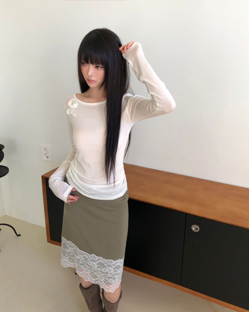 Dyoen Lace Midi Skirt
