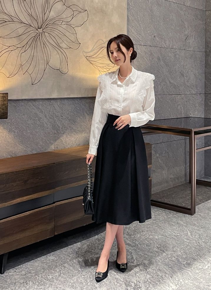 Crea Lace Collar Puff Blouse