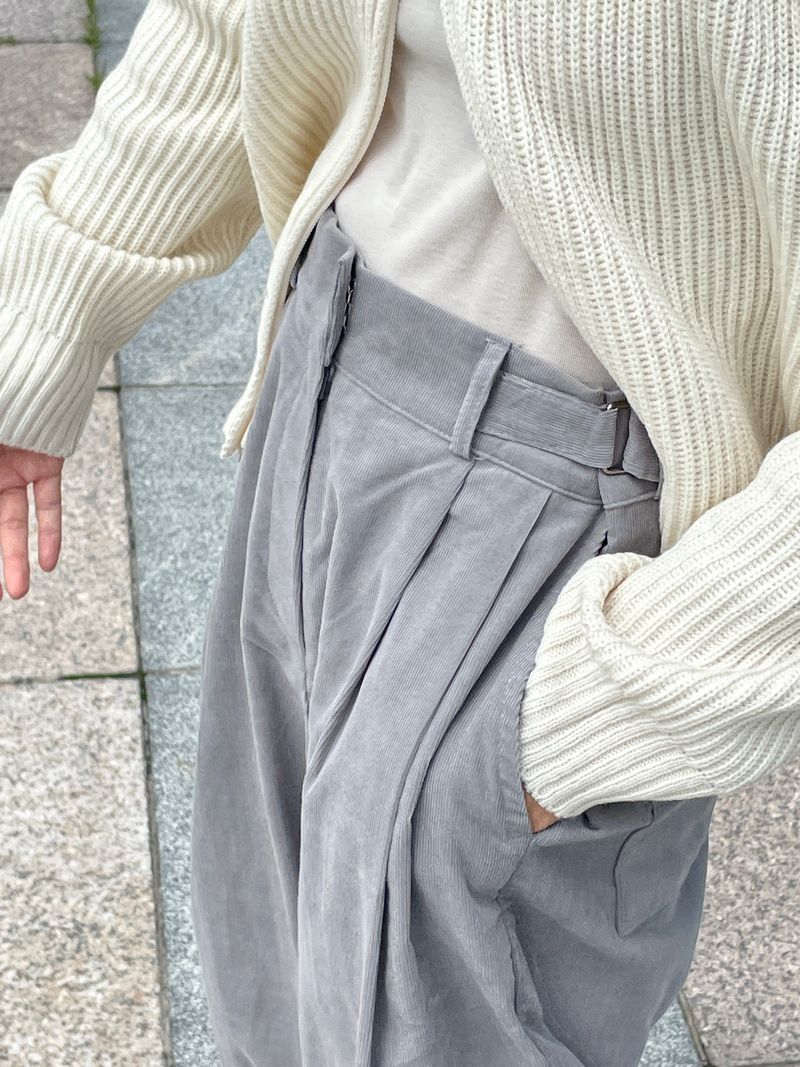 Side belted two tuck corduroy pants 