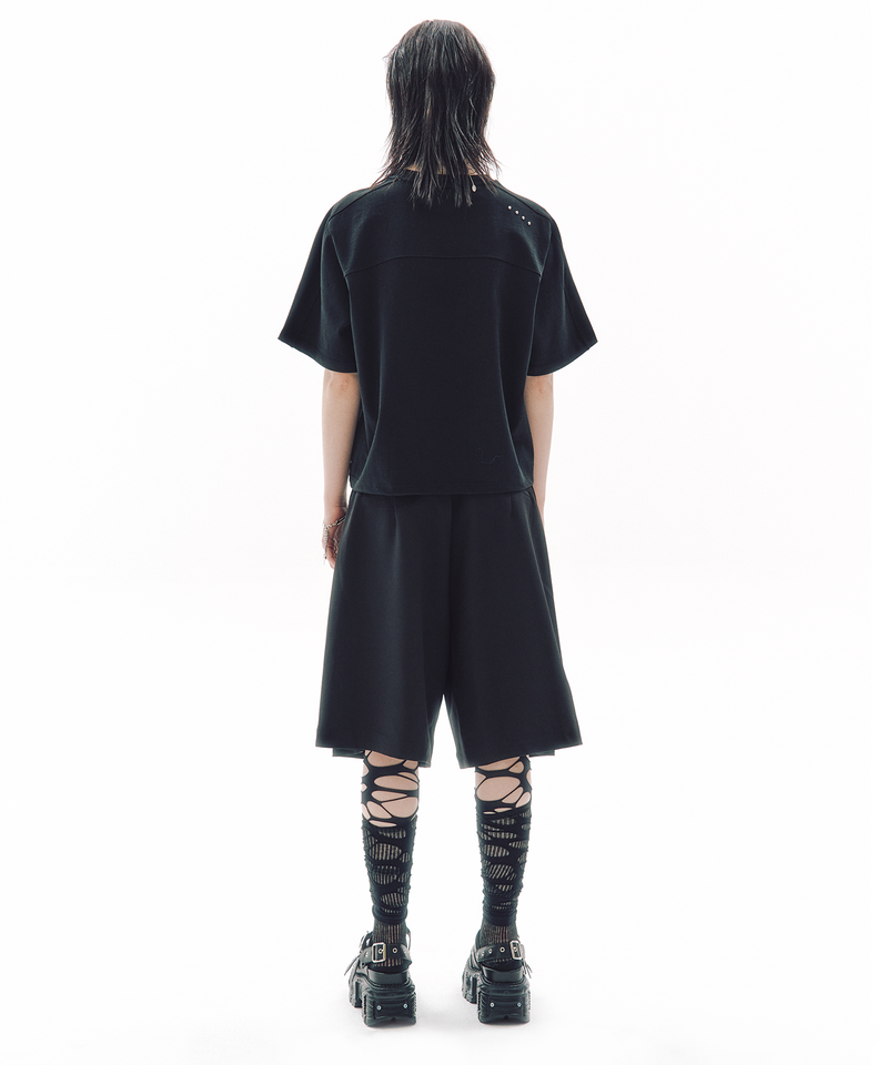 IN-BETWEEN LAYER T-SHIRT