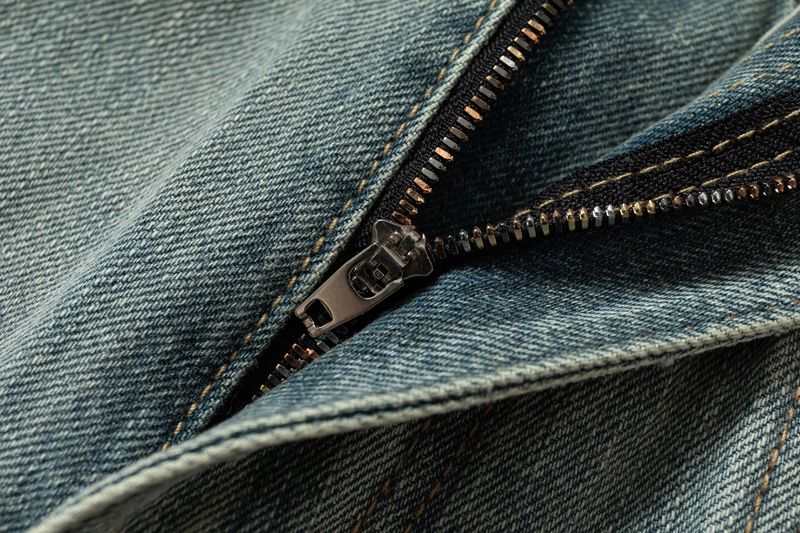 BLAZING SPRAY DENIM SHORT