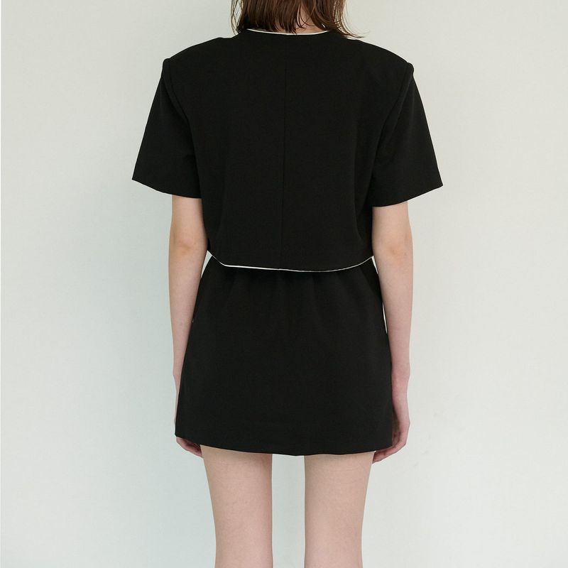  LINE MINI SKIRT, BLACK