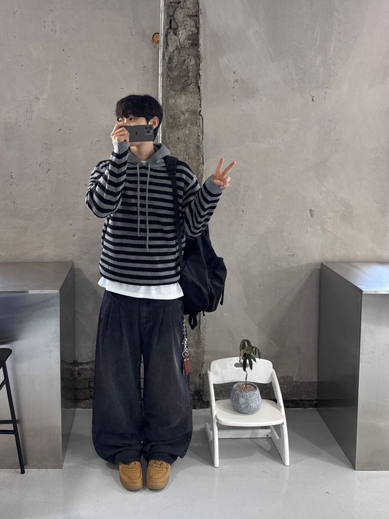 Ease Wide Two-Tuck Denim Pants