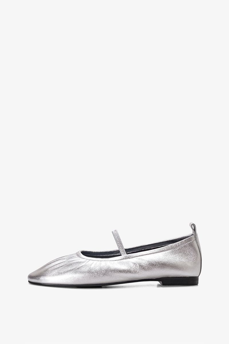 TUTU FLAT IN SILVER LINING
