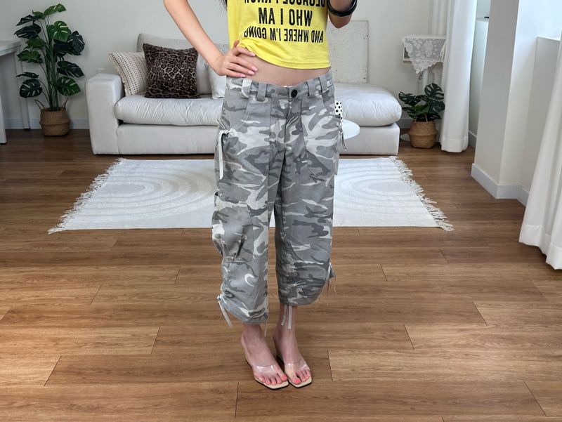 ribbon camo capri pants