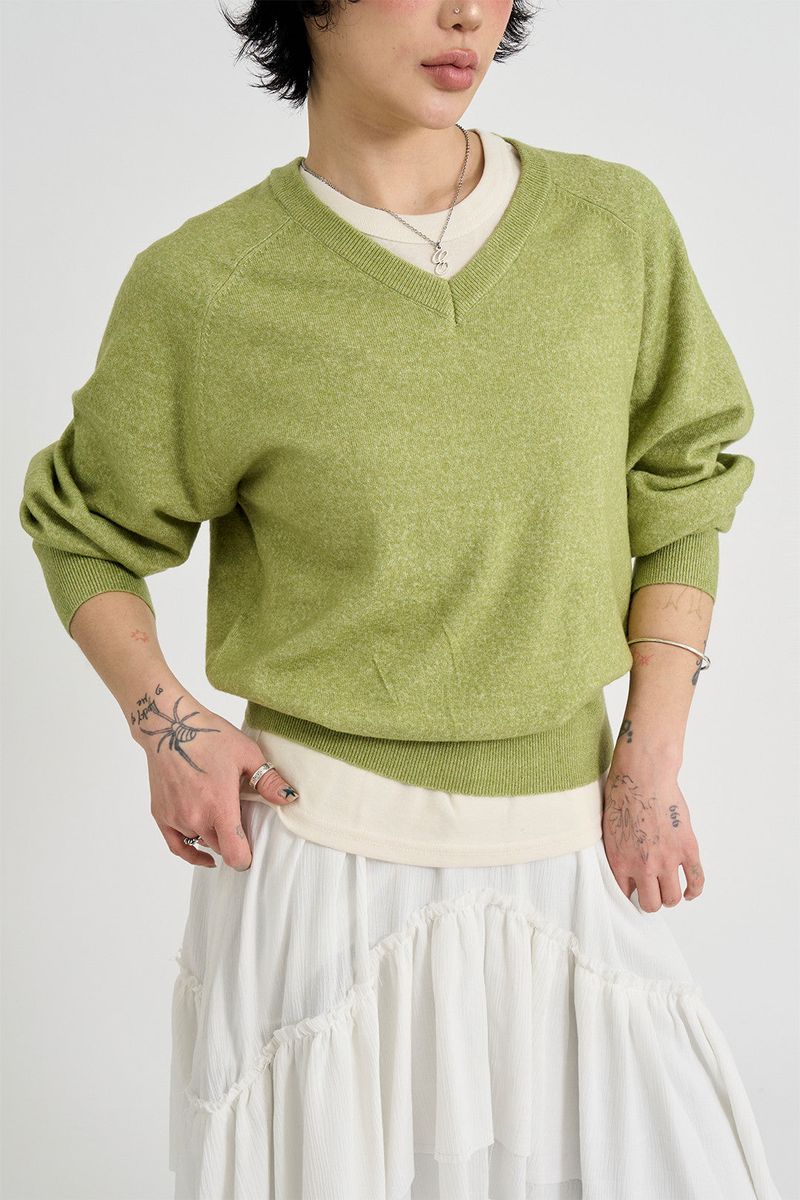 Sober wool v-neck knit