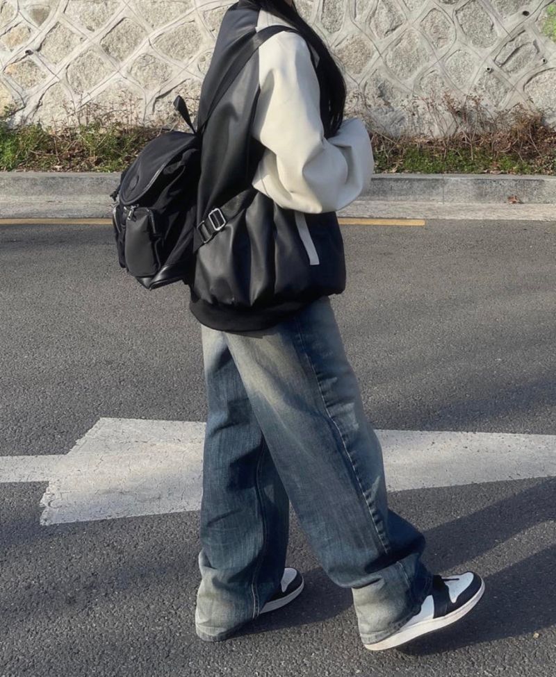 heenytsuki（ヒニツキ）の「vintage medium-blue wide fading denim pants（Pants）」
