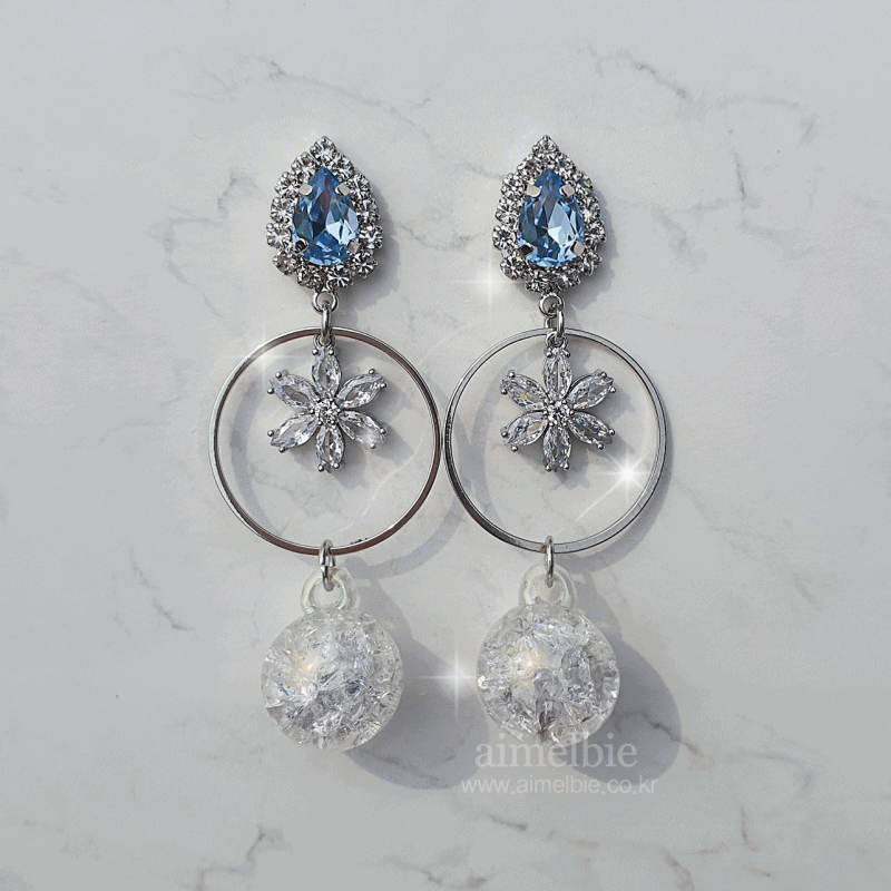 aimelbie（アイメルビー）の「アイシーブルームイヤリング（アクセサリー）」