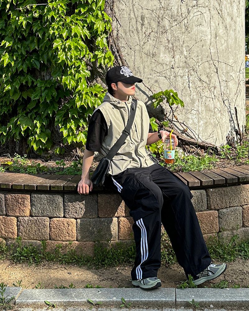 Line Nylon Track Cargo Pants - Black