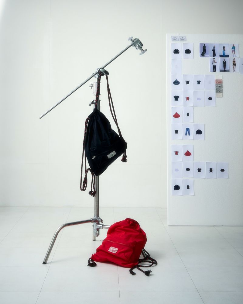 [UPDRAFT]LOGO PATCH NYLON BAG BLACK