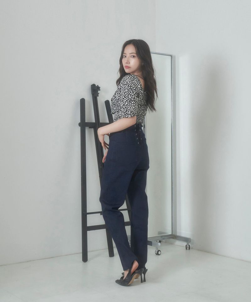ANDGEEBEE（アンジービー）の「レースアップデニムパンツ（Pants）」