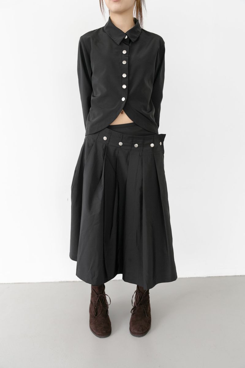 omoosoohy（オムスヒ）の「snap button unbal pleats skirt(2colors)（Skirts）」