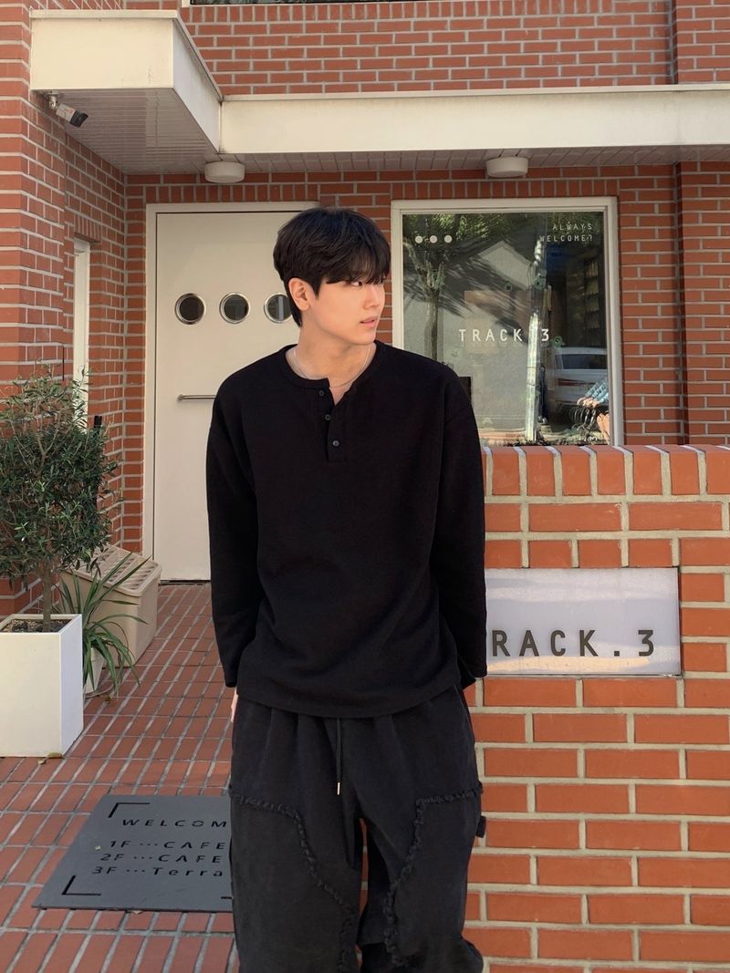 Bean over henley neck knit tee