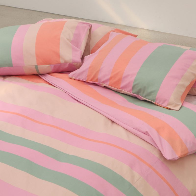 Iris pink pillow case
