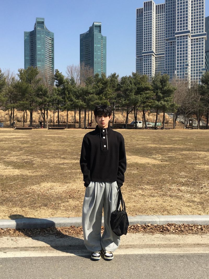 08 Basic Pintuck Wide Sweatpants 4C